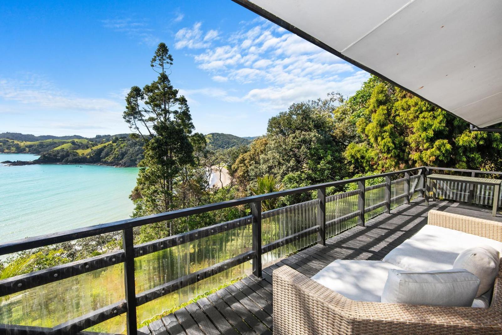 Bayview Beauty - Helena Bay Holiday Home Lyttelton ภายนอก รูปภาพ