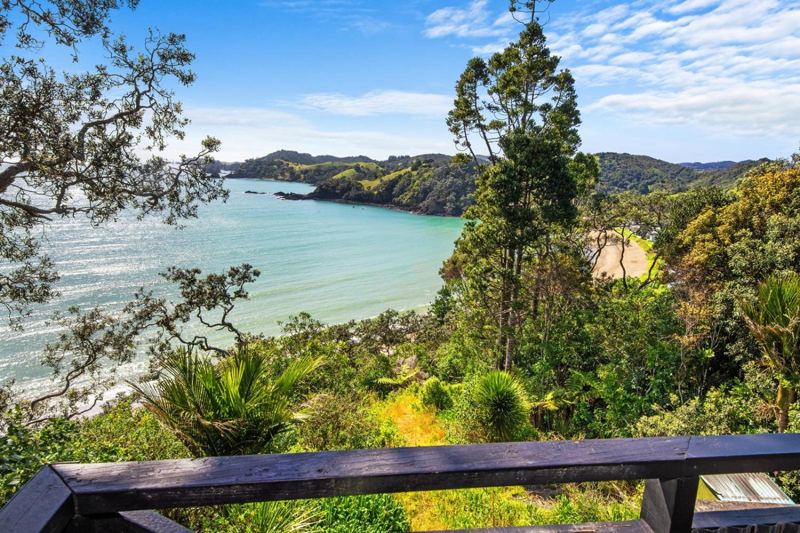 Bayview Beauty - Helena Bay Holiday Home Lyttelton ภายนอก รูปภาพ