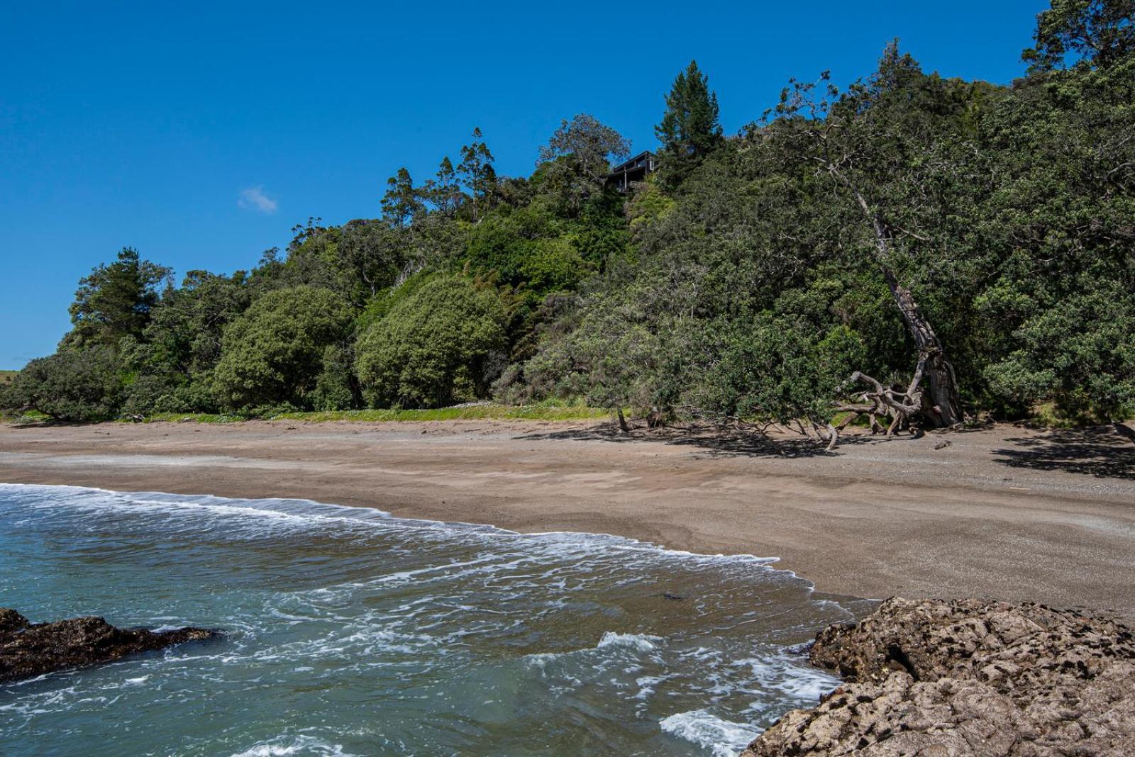 Bayview Beauty - Helena Bay Holiday Home Lyttelton ภายนอก รูปภาพ