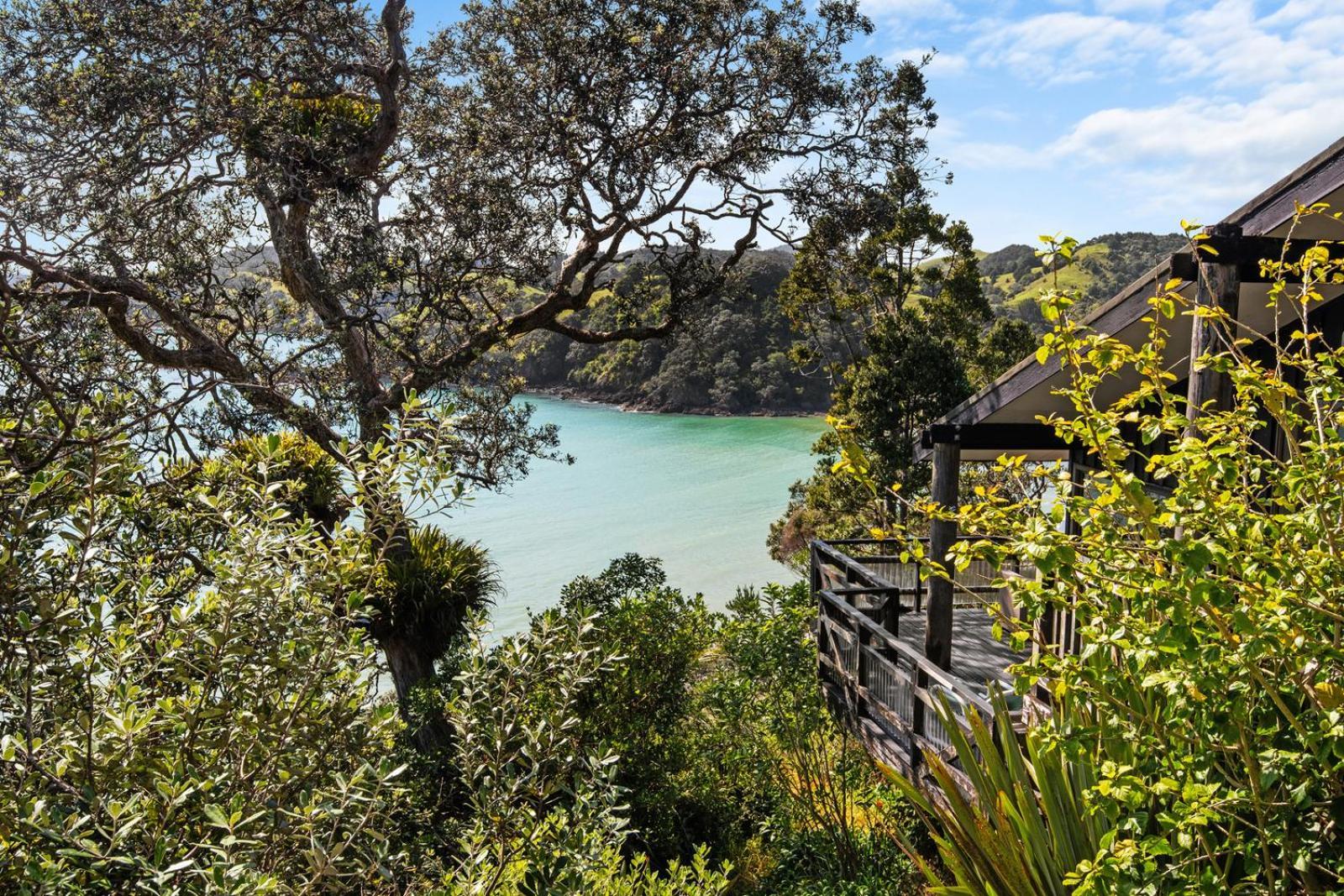 Bayview Beauty - Helena Bay Holiday Home Lyttelton ภายนอก รูปภาพ